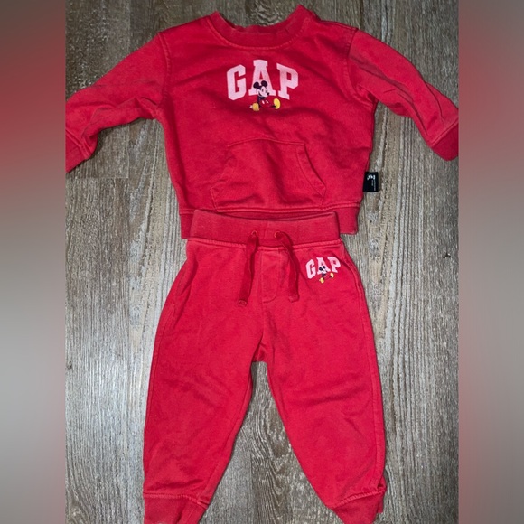 Gap Sweatsuit - Picture 1 of 3